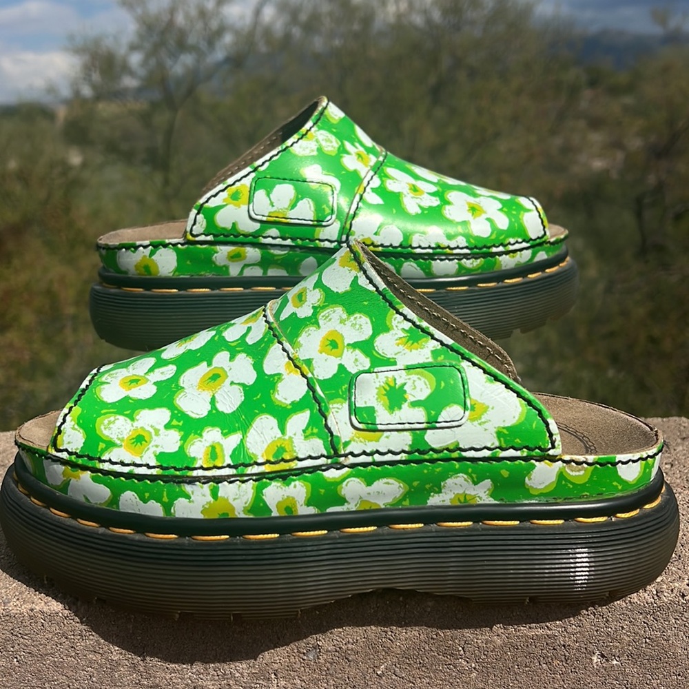 🏴󠁧󠁢󠁥󠁮󠁧󠁿 Vintage MIE Dr. Martens Green Daisy Platform Slides Sandals UK 5